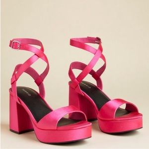 Fuchsia Pink Torrid Strappy Platform Heel- SIZE 7.5 WW